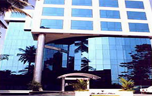 Hotel Muthoot Plaza